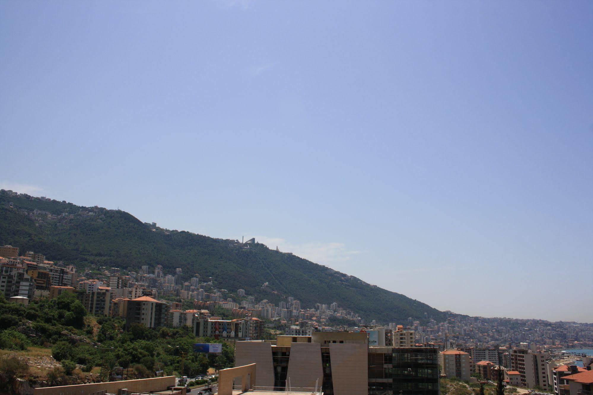 Camelot Hotel Jounieh Exterior foto